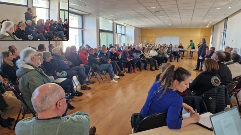 photoreunionpubliqueavecincrustation